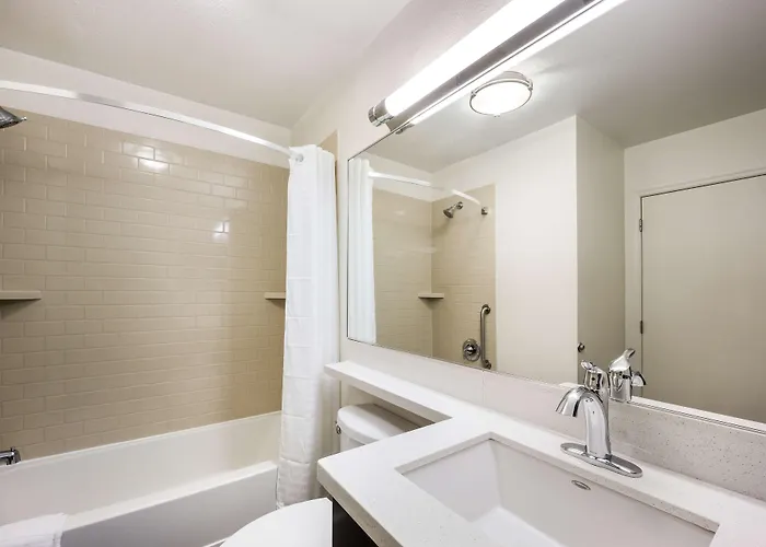 Hotel Sonesta Simply Chicago Waukegan